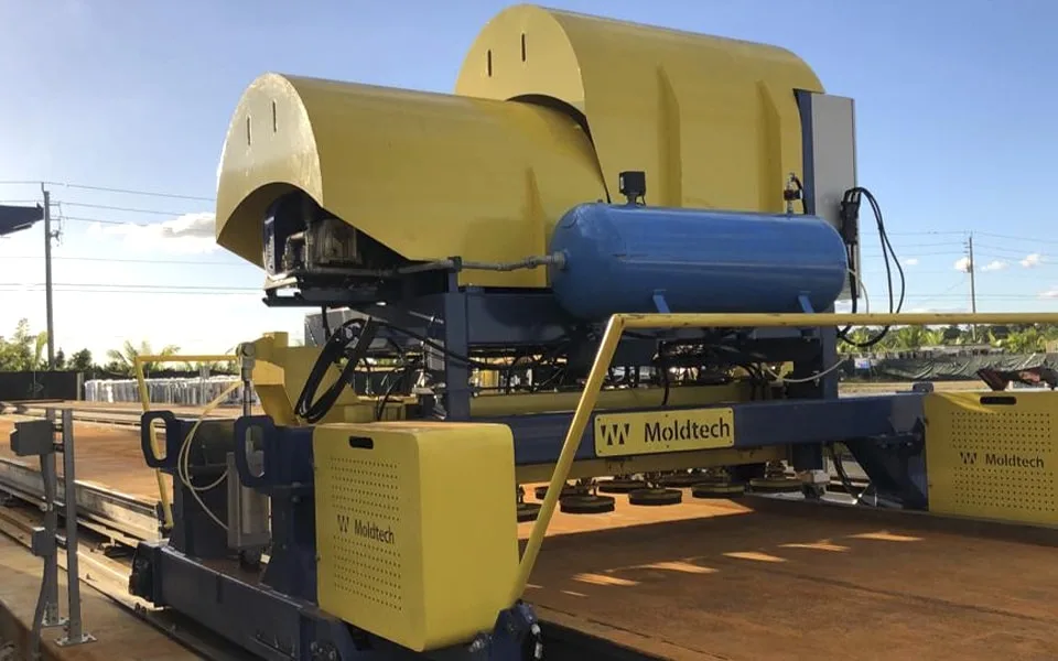 Máquina para limpiar moldes para prefabricados de hormigón