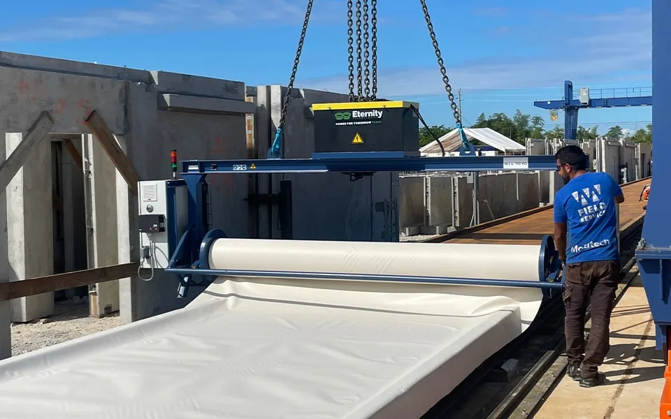 Máquina para limpiar moldes para prefabricados de hormigón