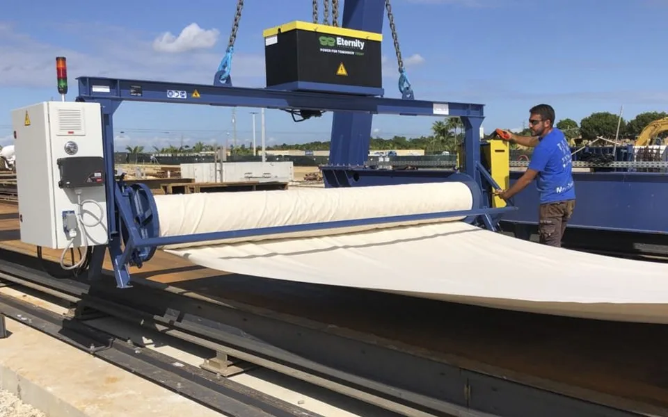 Máquina para limpiar moldes para prefabricados de hormigón