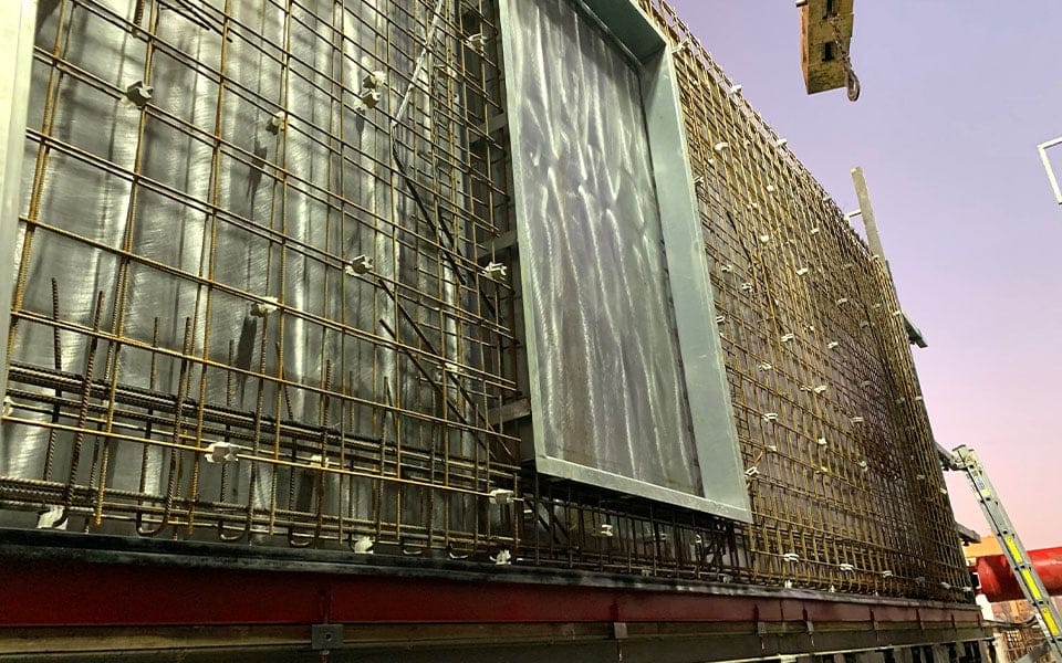 Producción de paneles en el molde de batería vertical