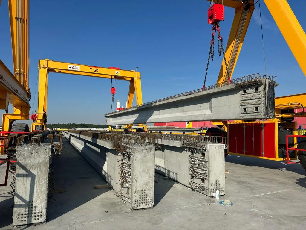 Prestressed I girders