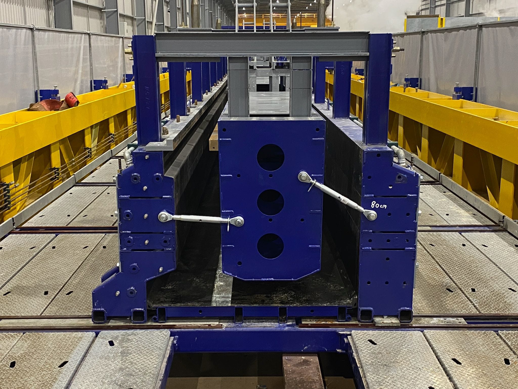Mold for U girder